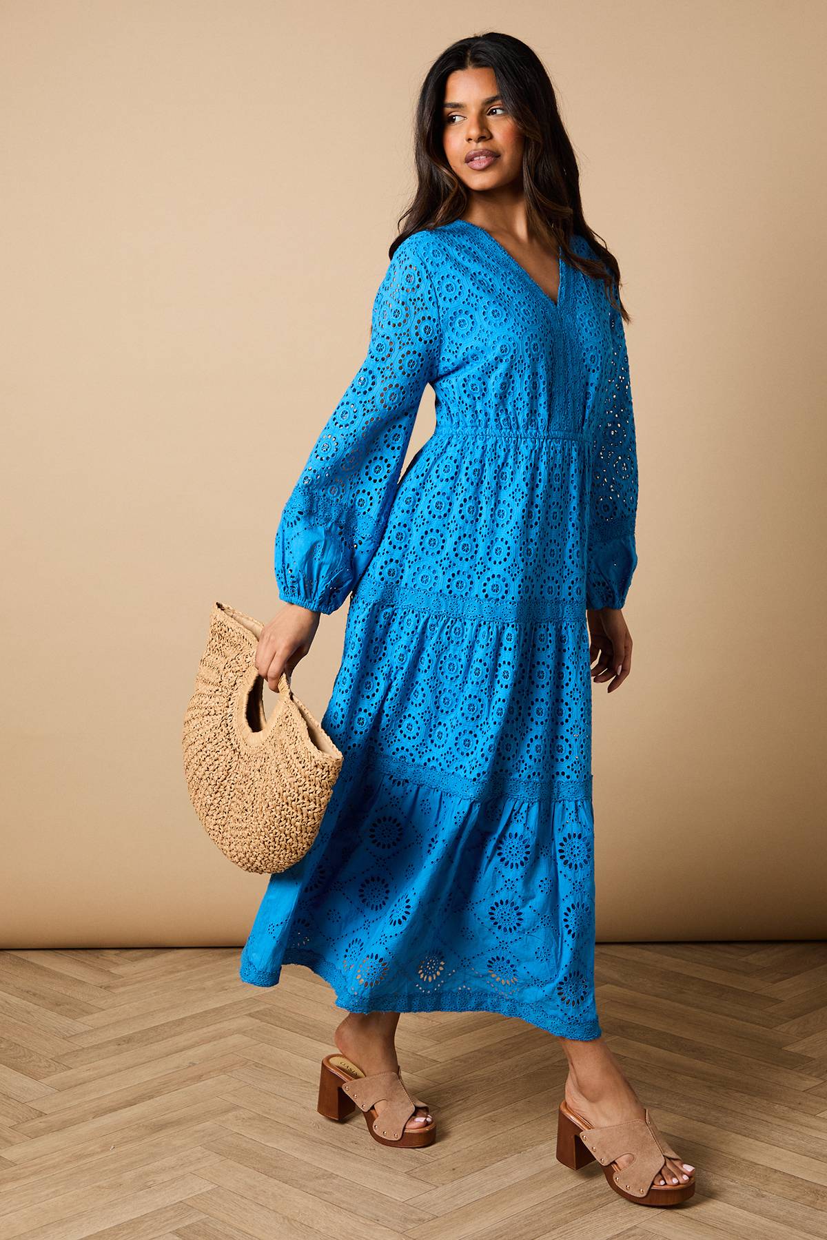 Oasis Robe Midi à Manches Bouffantes avec Détails de Broderie Anglaise