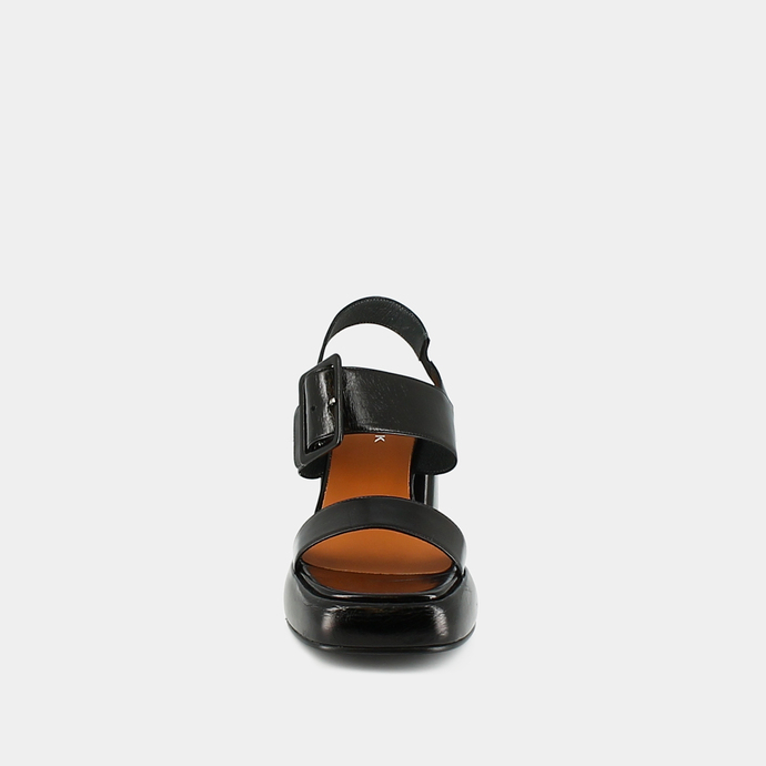 Sandales à bouts carrés et boucles  en cuir brillant noir