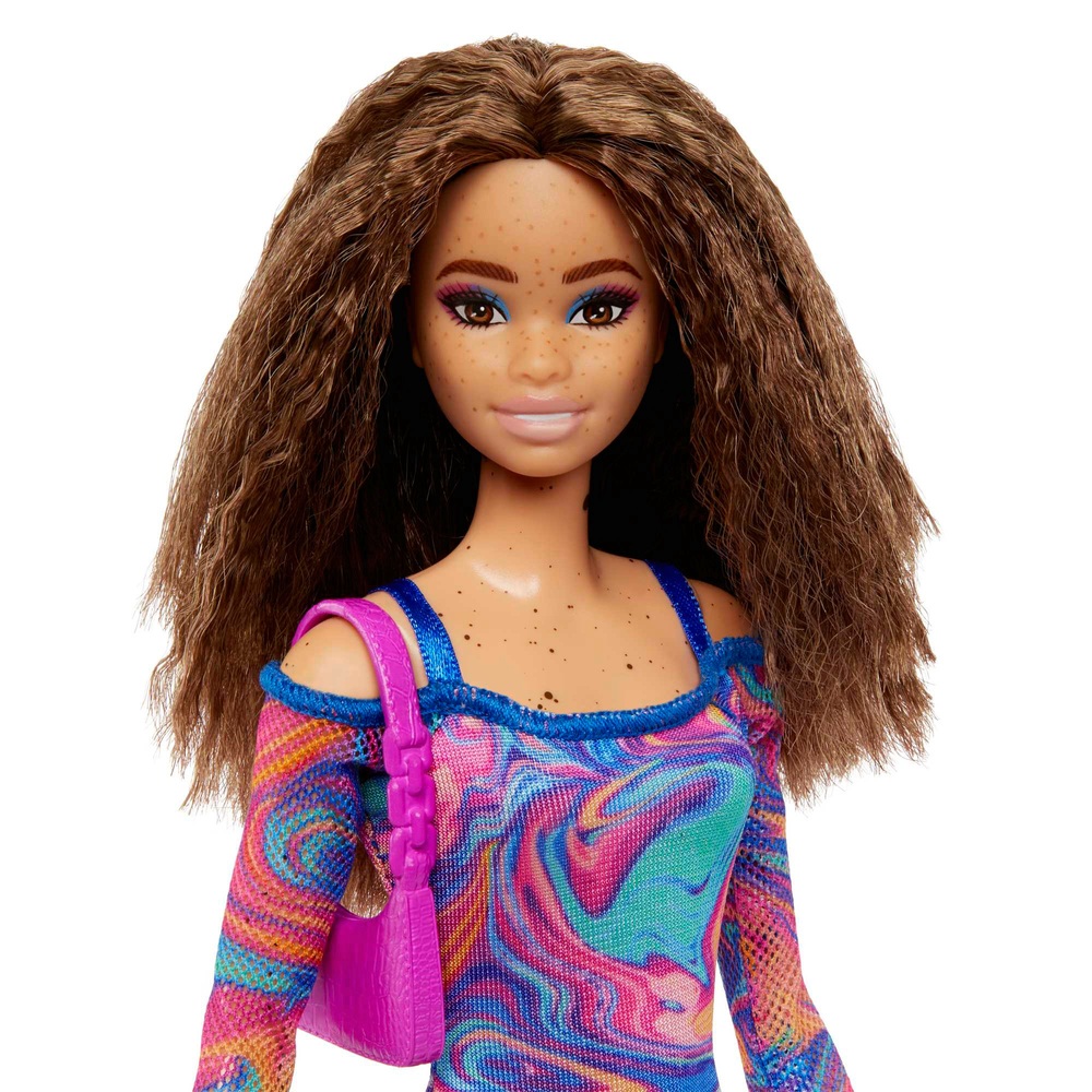 Barbie Fashionistas Puppe 206 – Gekräuseltes Haar und Sommersprossen
