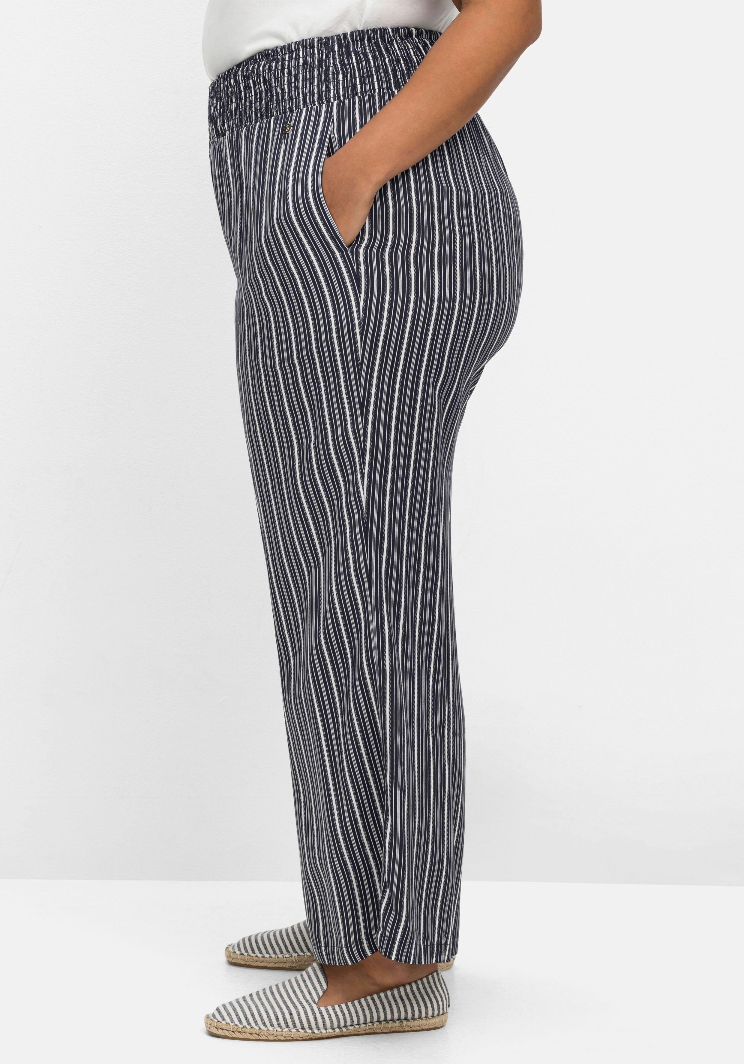 Gestreifte Hose mit weitem Bein und Smokbund