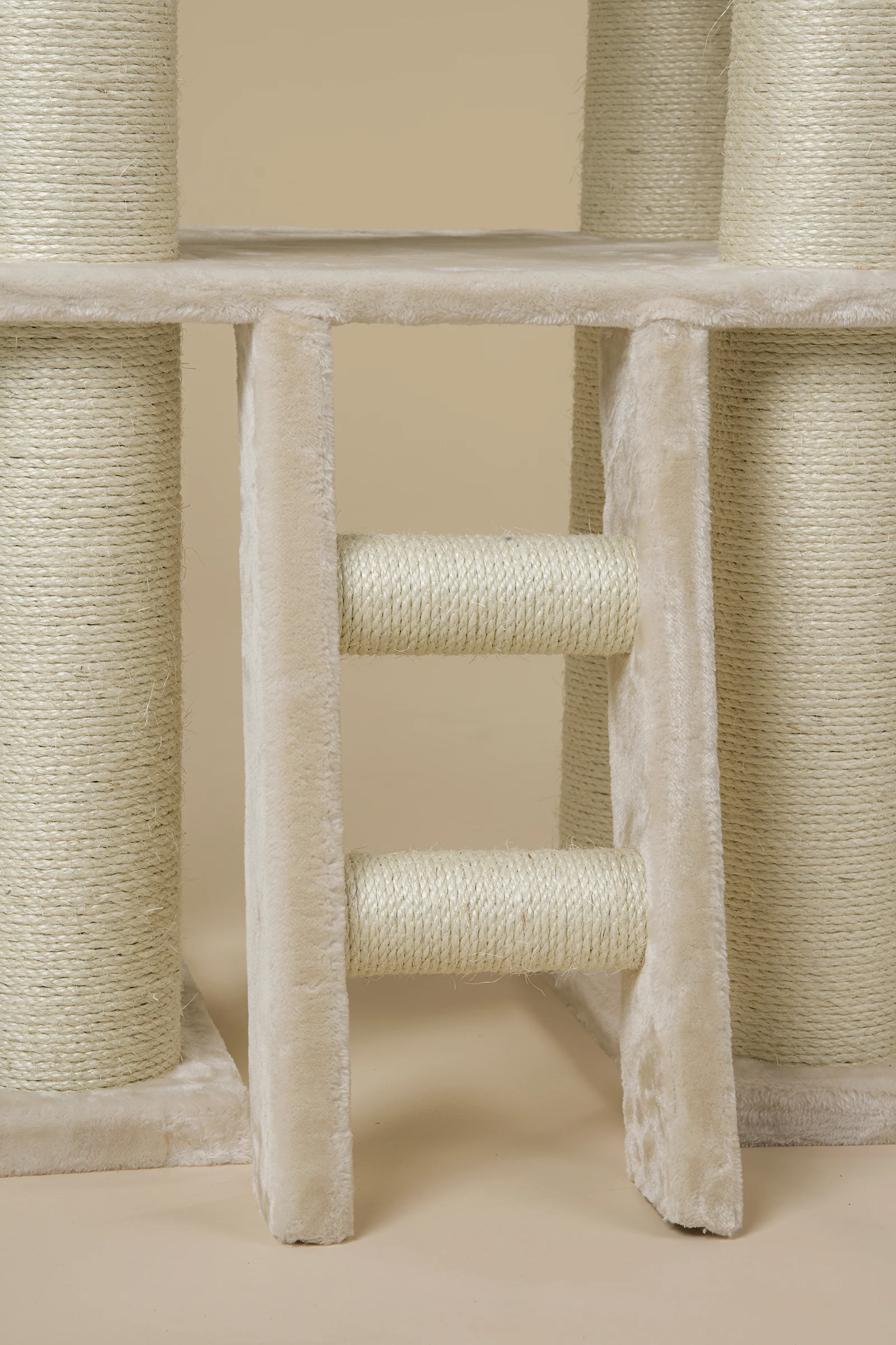 Arranhador Royal Cat Palace Creme, Cor Creme
