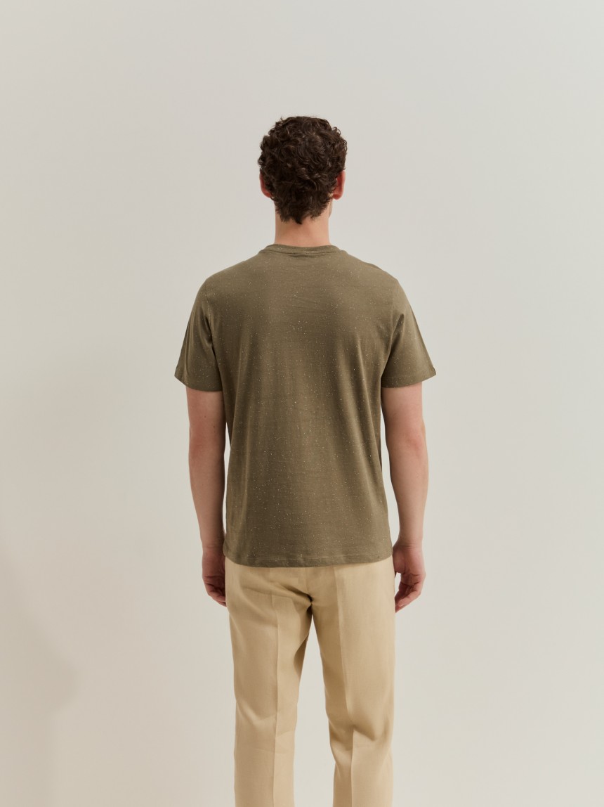 T-shirt em algodão com bolso