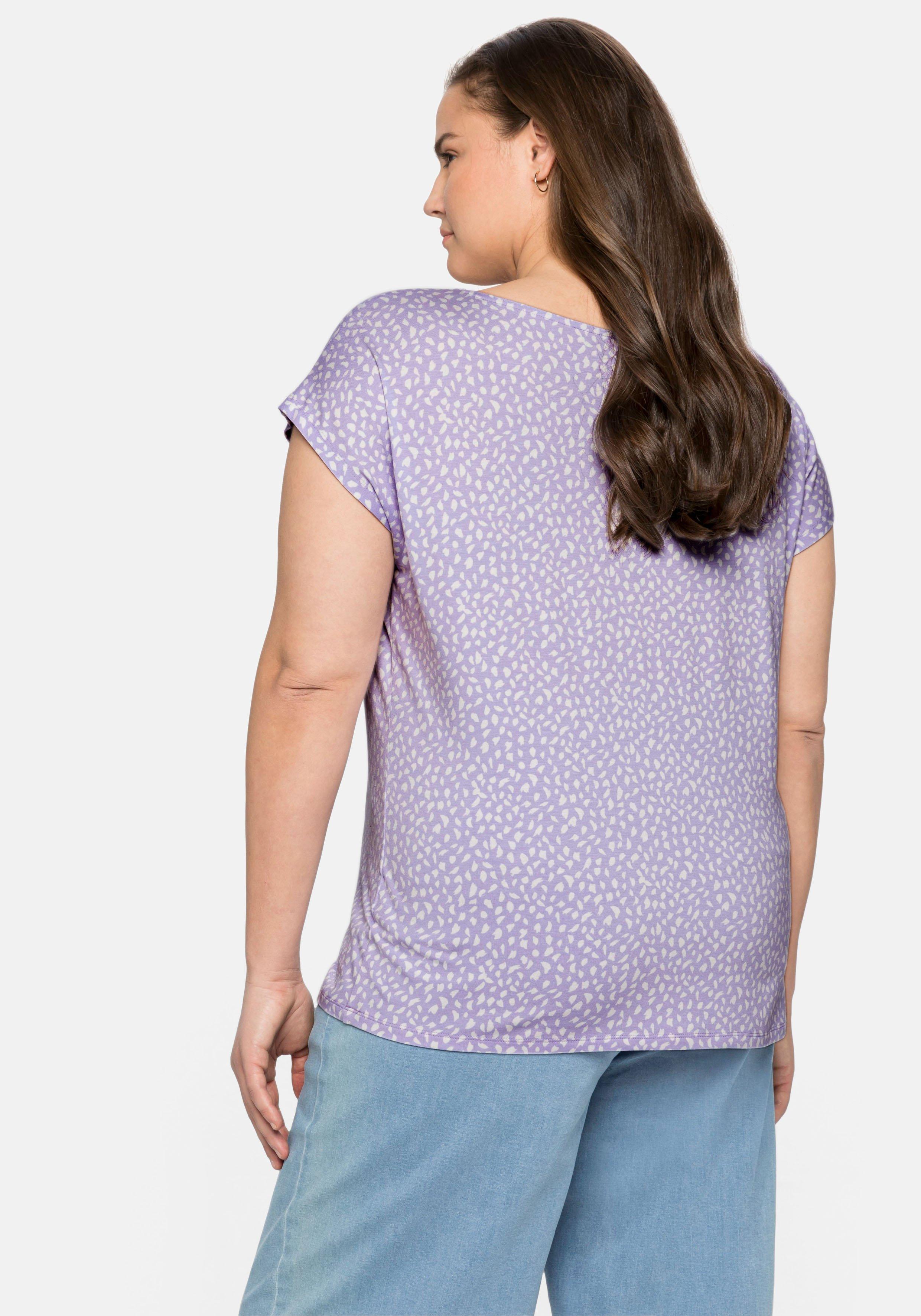 Kurzarmshirt mit Alloverdruck und seitlichen Falten