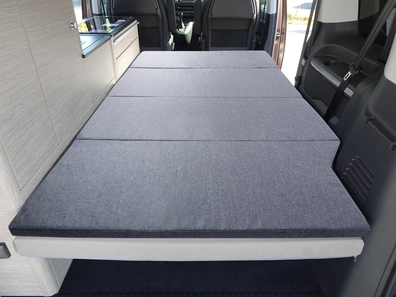 Faltbarer Matratzentopper für VW T5 / T6 / T6.1 California Beach