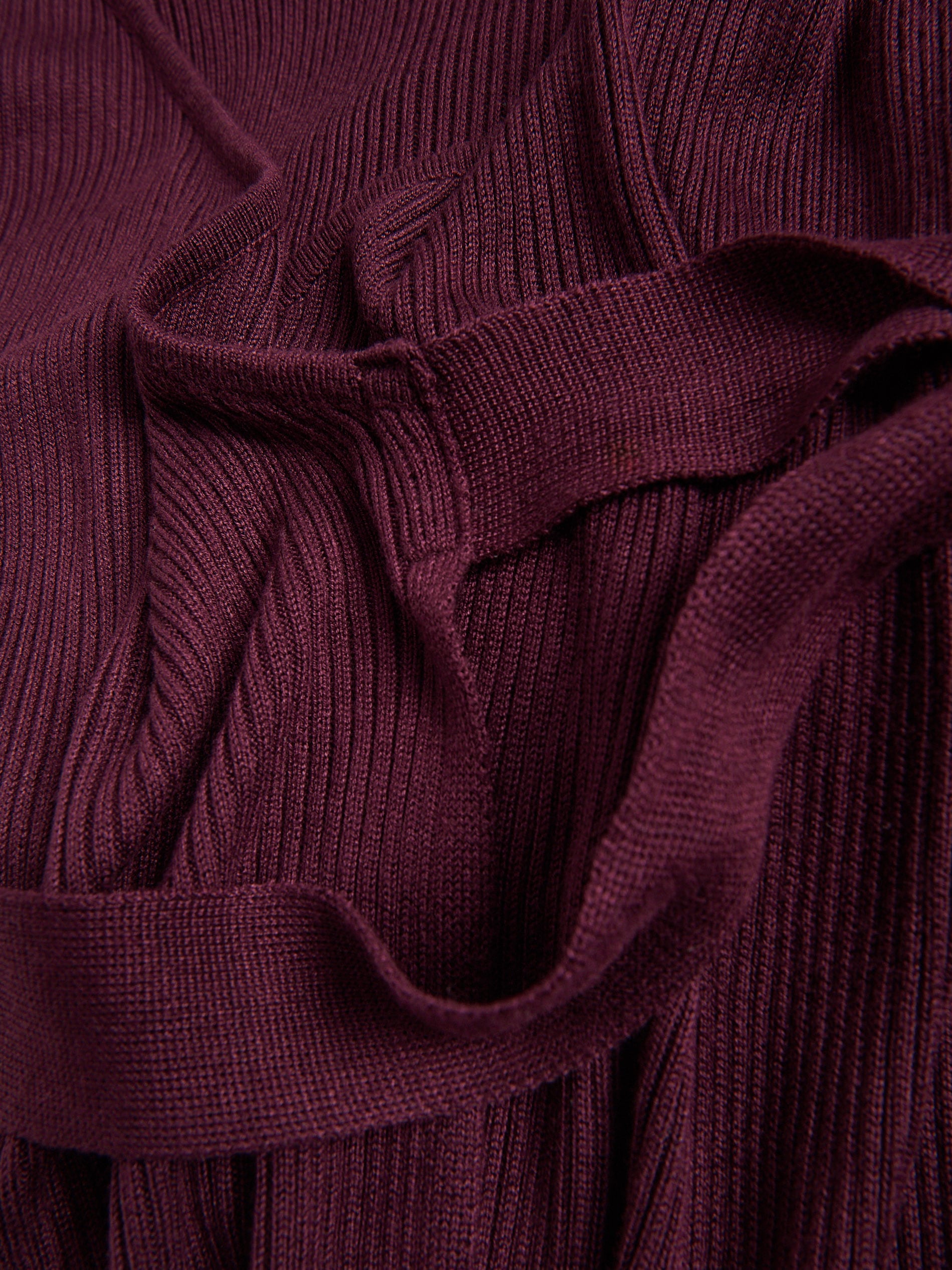 Geripptes Kleid mit Bindung