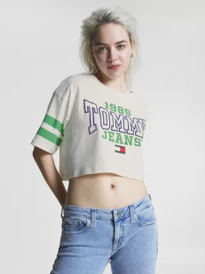 Camiseta cropped oversized com logo da faculdade