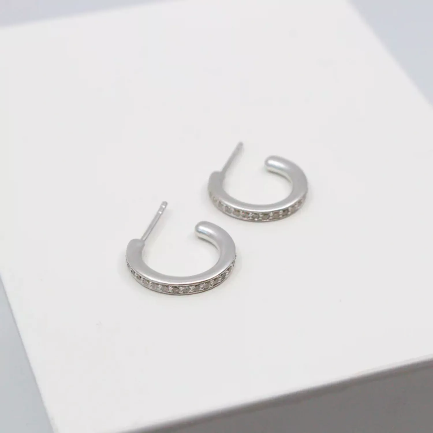 Julie Sandlau Infinity Hoop Small Øreringe Sølv HPS48RHCZ