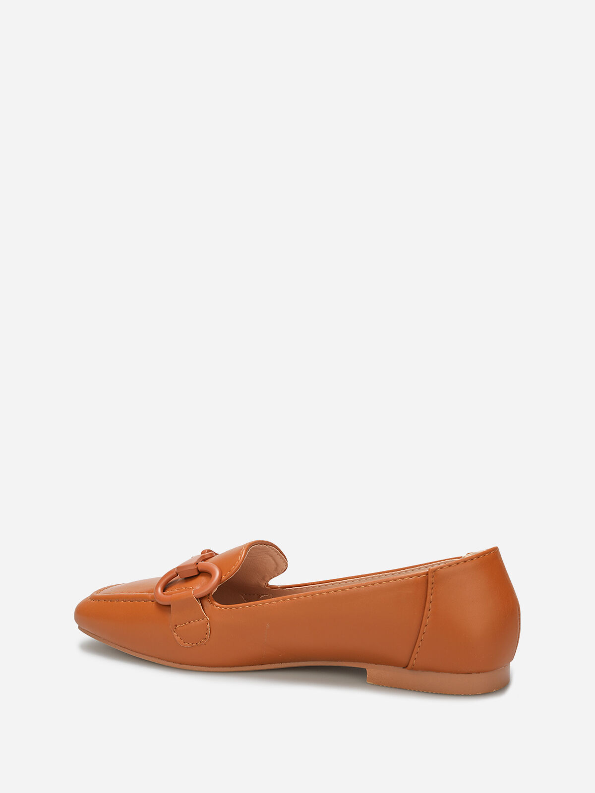 Mocassins à bride métallique et surpiqûres- Camel