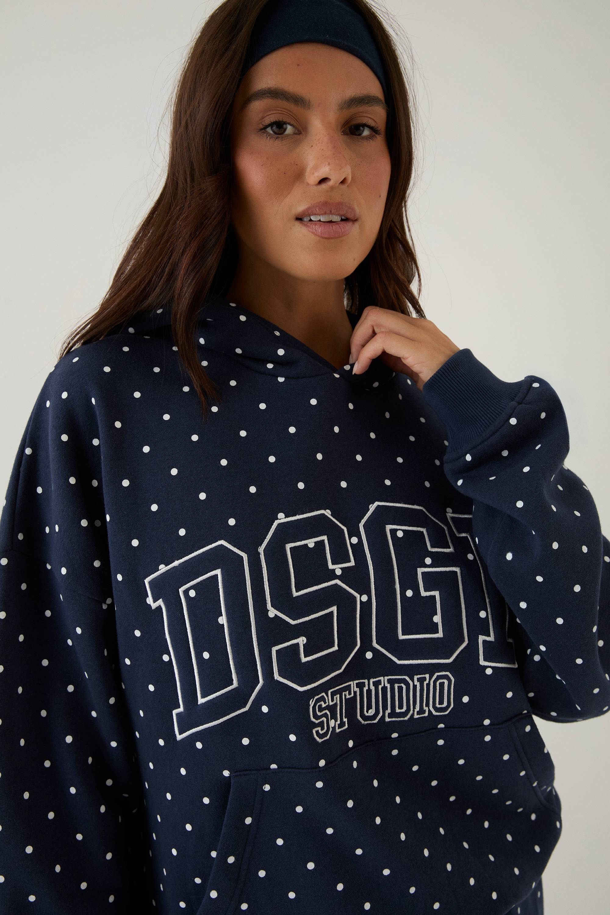 Sweat À Casynthétiqueche Oversize Dsgn Studio À Pois Avec Appliqué