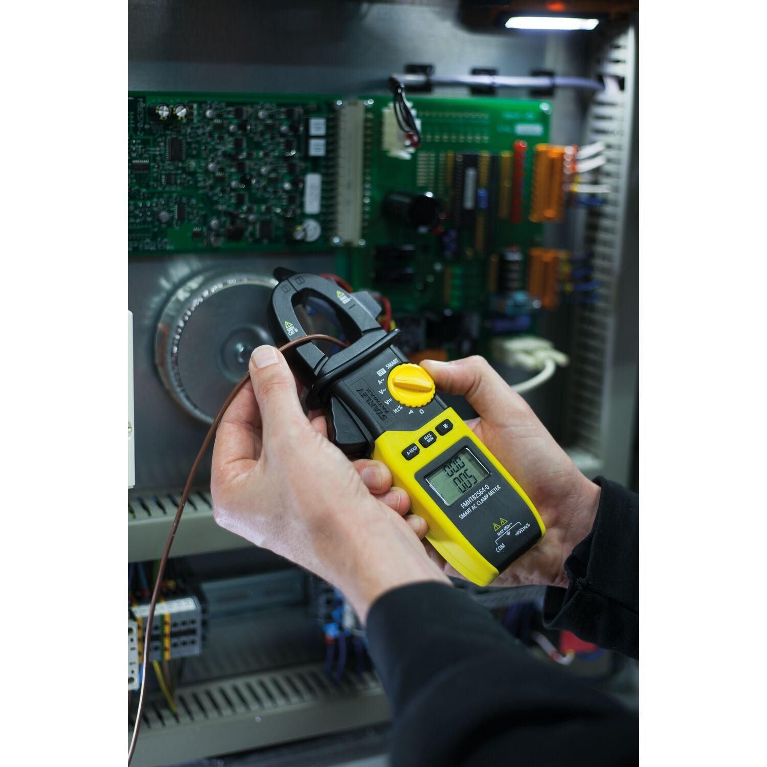Stanley FMHT82564-0 FATMAX Digitale Multimeter Smart Clamp