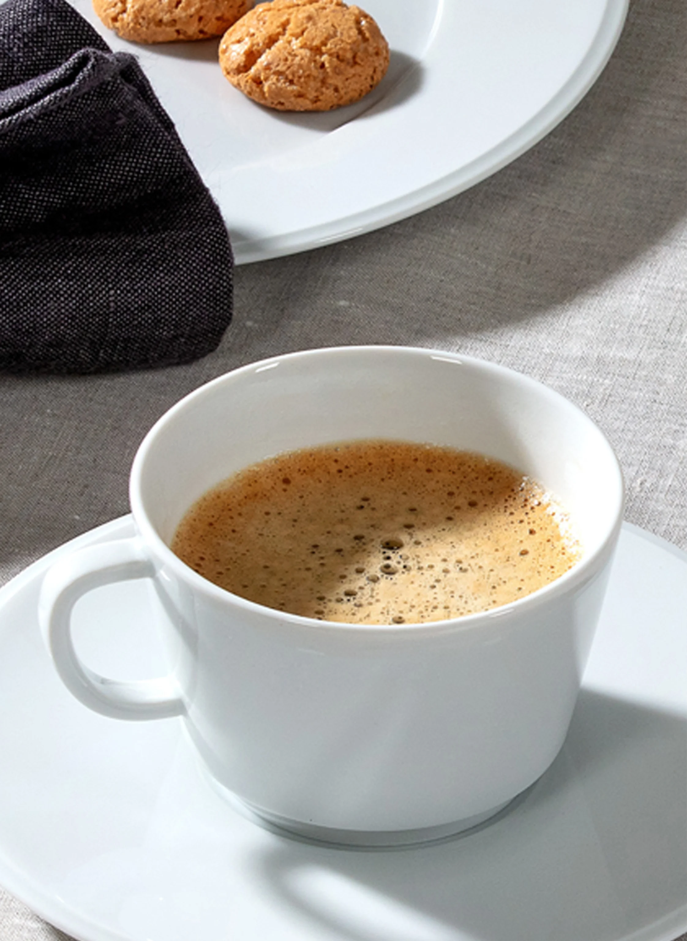 MEISSEN PORZELLAN-MANUFAKTUR Kaffeetasse VITRUV PUR mit Untertasse
