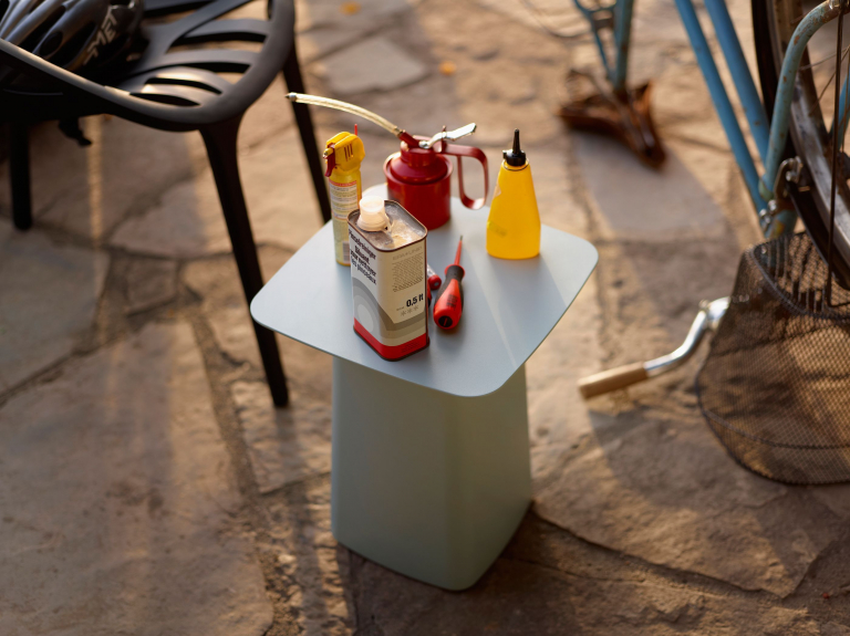 Vitra Metal Side Table bijzettafel outdoor klein zwart