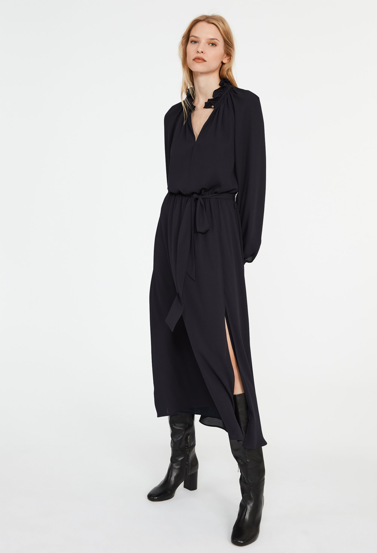 Robe longue col victorien