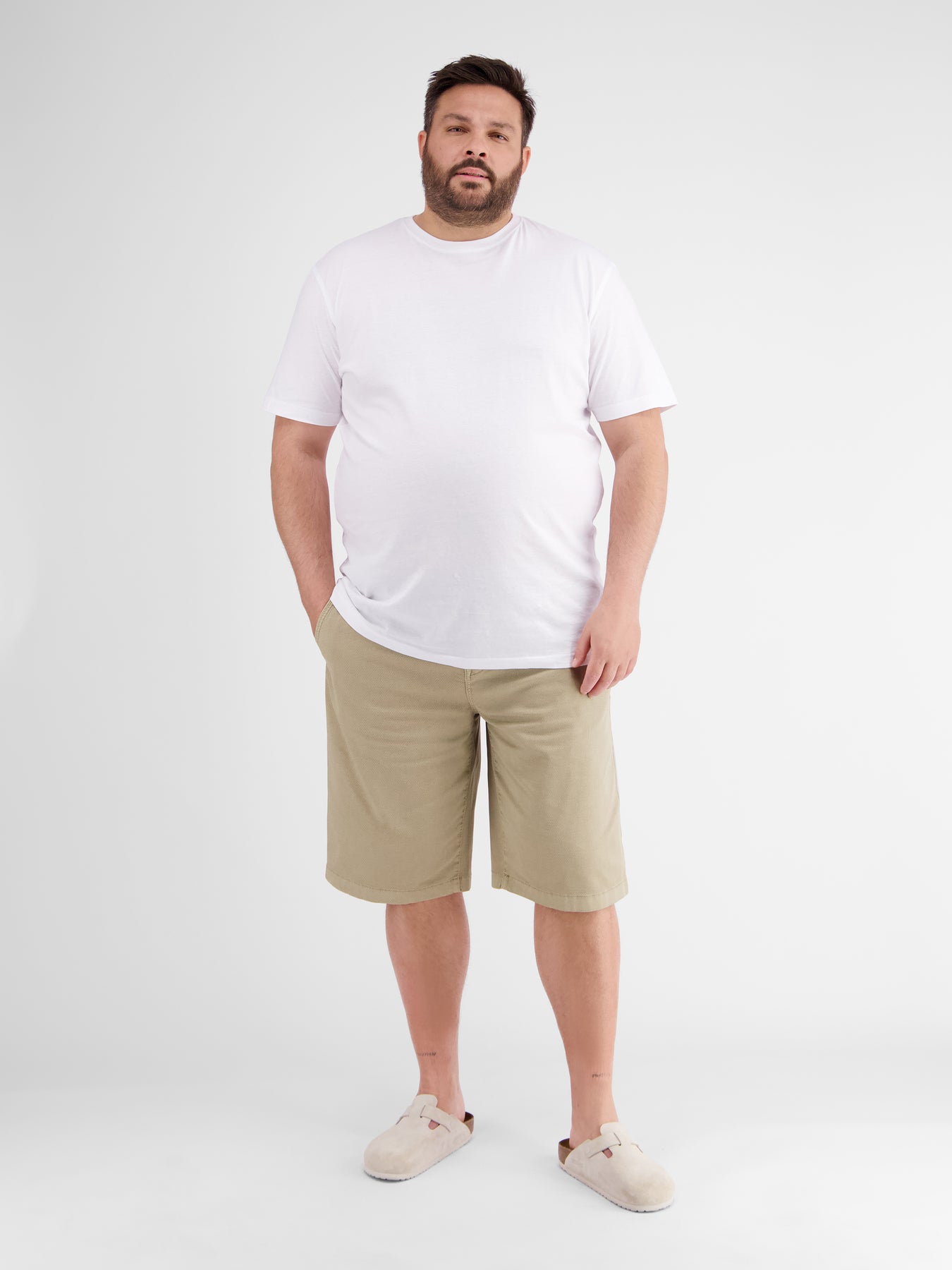 Chino-Bermuda mit Gürtel, in Großen Größen