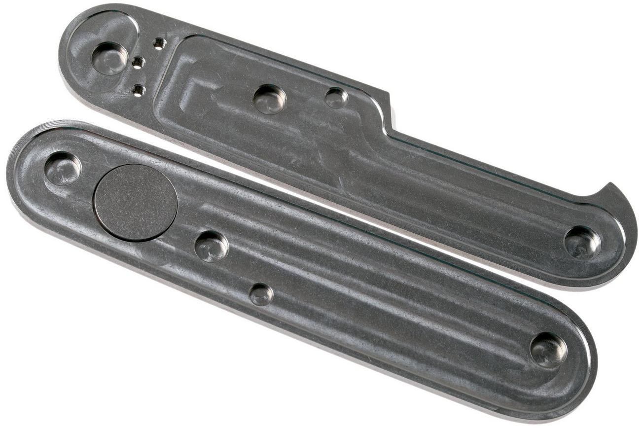 Daily Customs 91.3 Golfball BS Pattern, Titanium P10012430 Victorinox greepschalen
