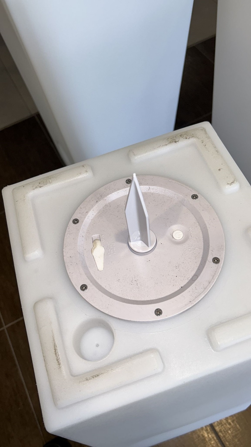 Table declairage solaire rechargeable blanc table declairage cuby