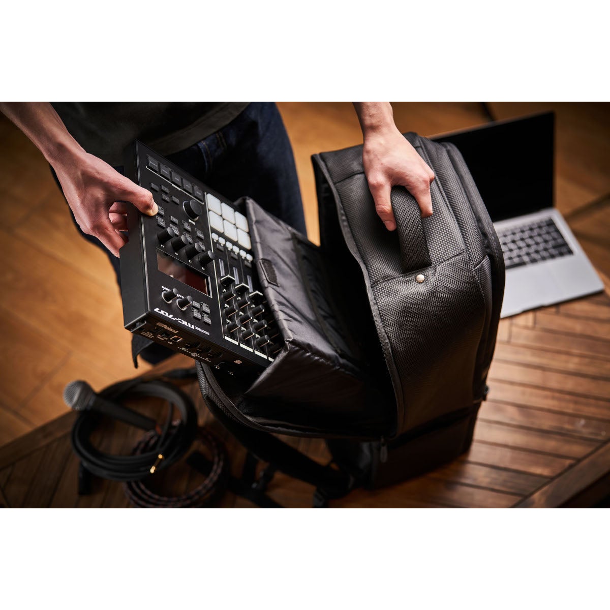 Roland CB-RU10 Utility Gig Bag rugtas voor muziekapparatuur