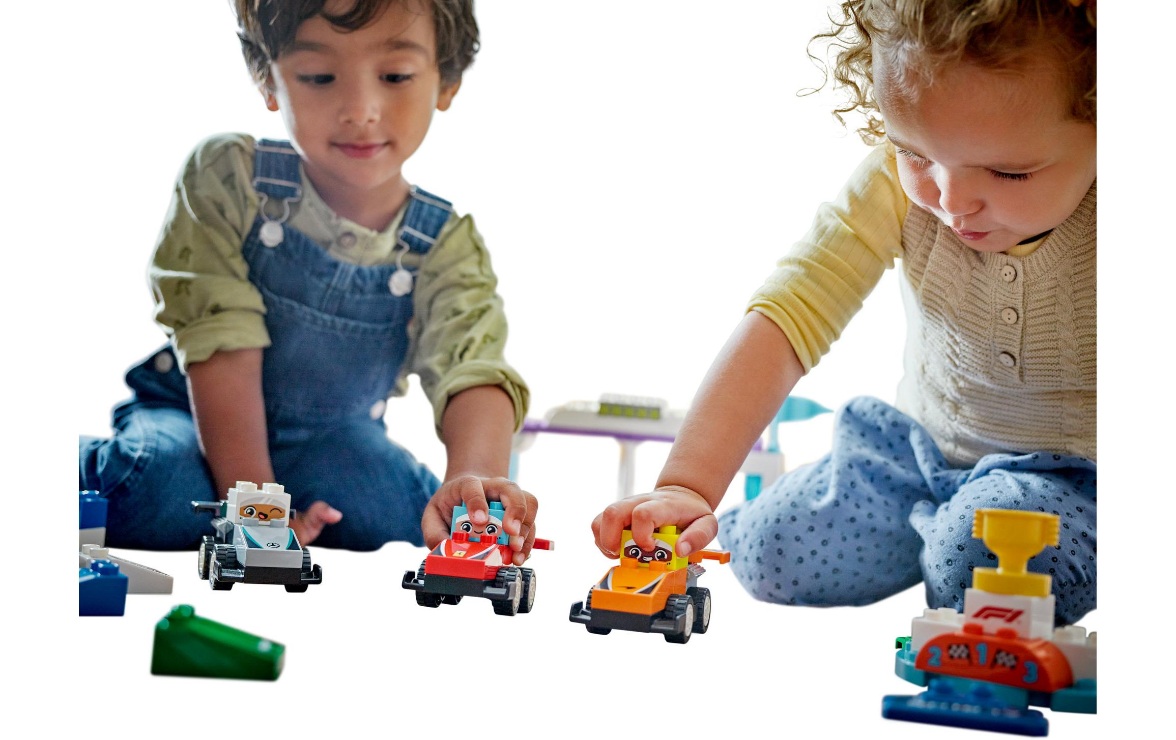DUPLO® F1 Team Race Cars and Drivers 10445Kreativer Spielspass mit F1 Spielzeug-Rennautos