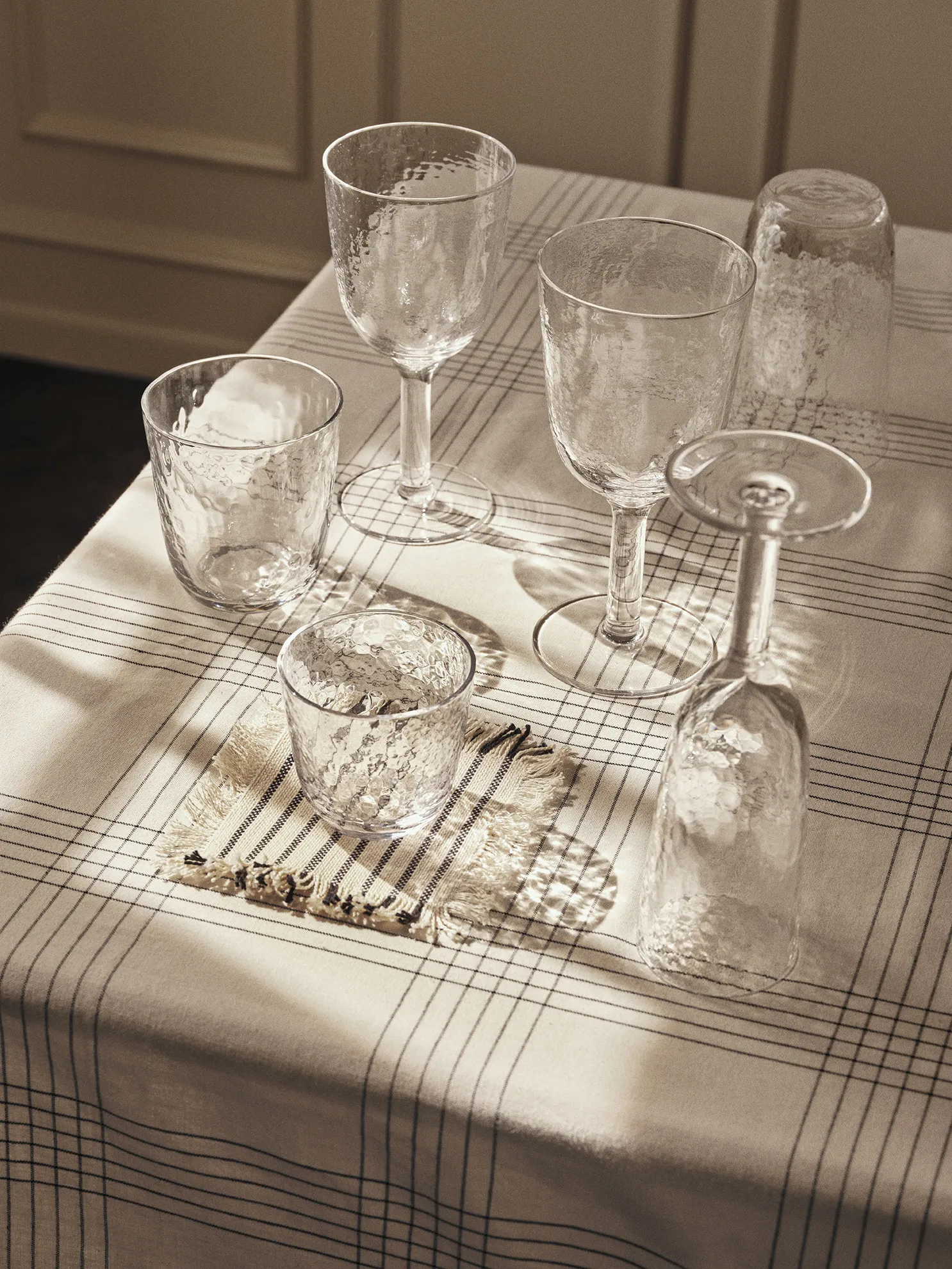 Broste Copenhagen Hammered Hvidvinsglas