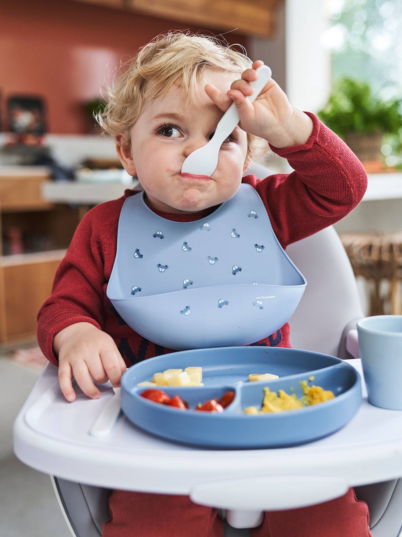 Babador com almofada de recuperação de silicone, estampa branca clara
