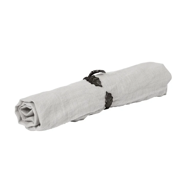 Ferm Living - Holly Leaf Serviettenring, Messing schwarz (4er-Set)
