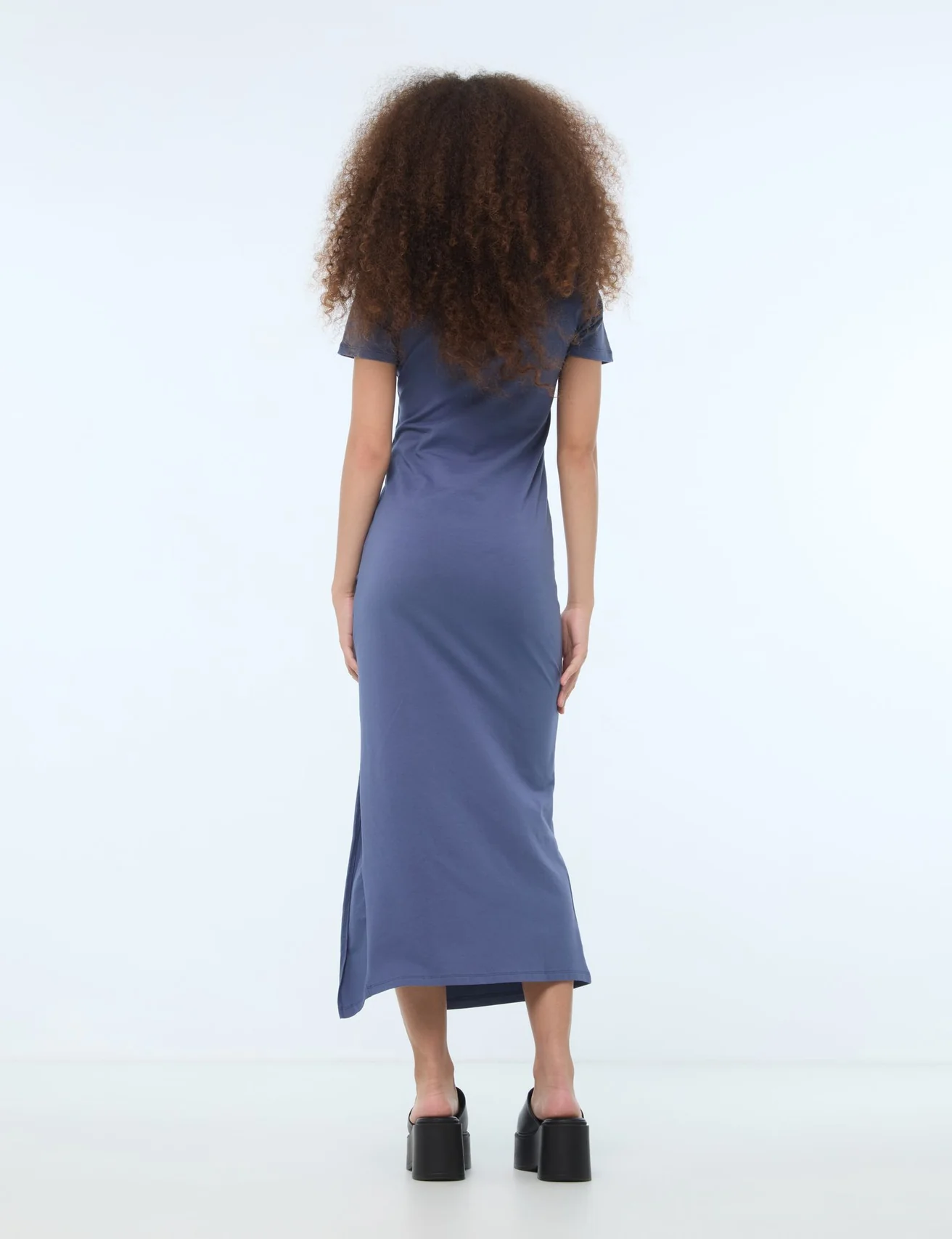 Robe longue à manches courtes bleue ardoise
