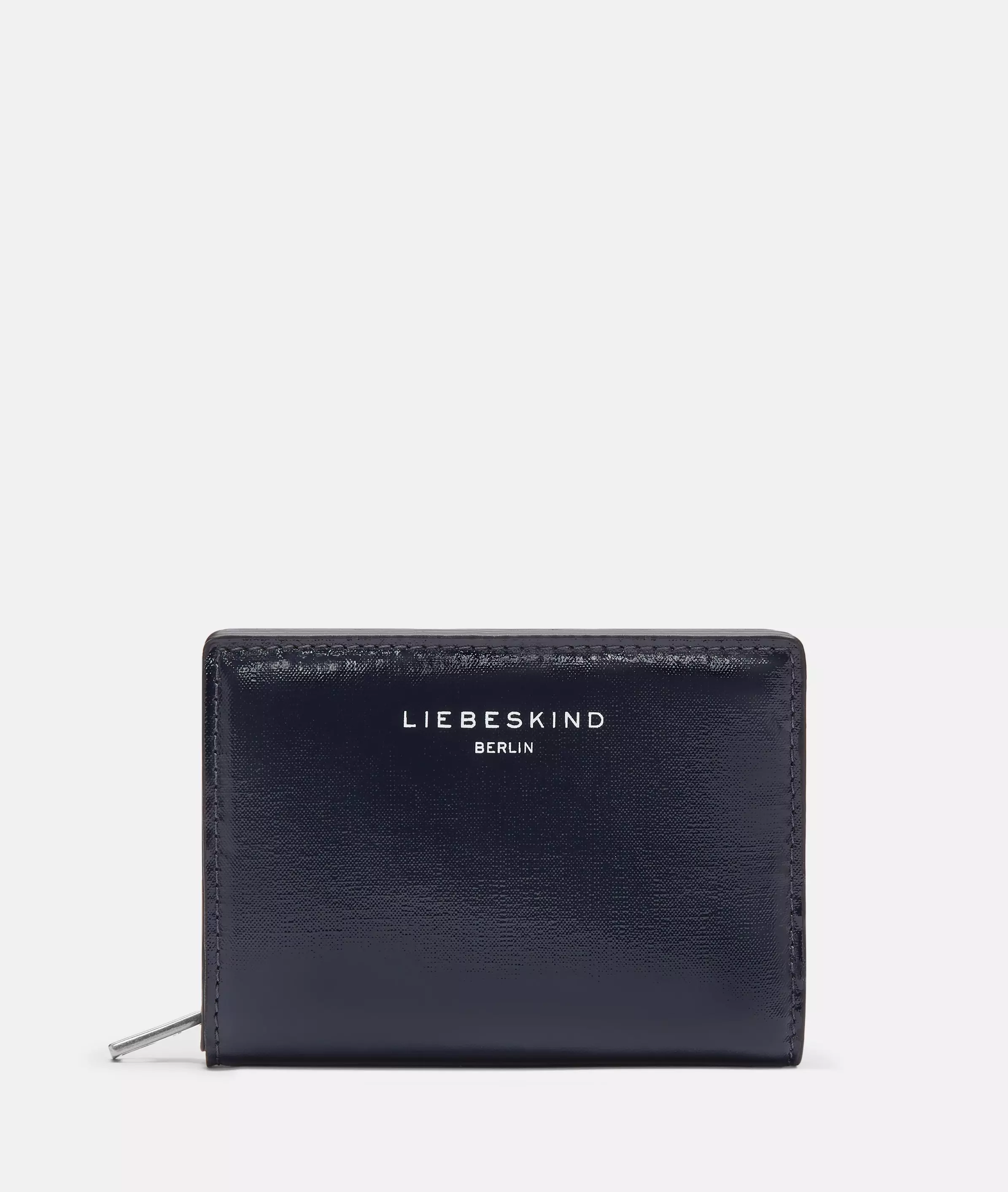 Wallet Spacious cotton wallet with a patent finish