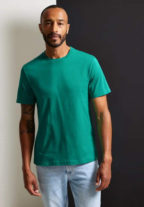 Basic T-Shirt in Unifarbe - irish green