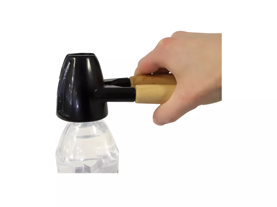 Casse noix et ouvre bouteille 2 en 1