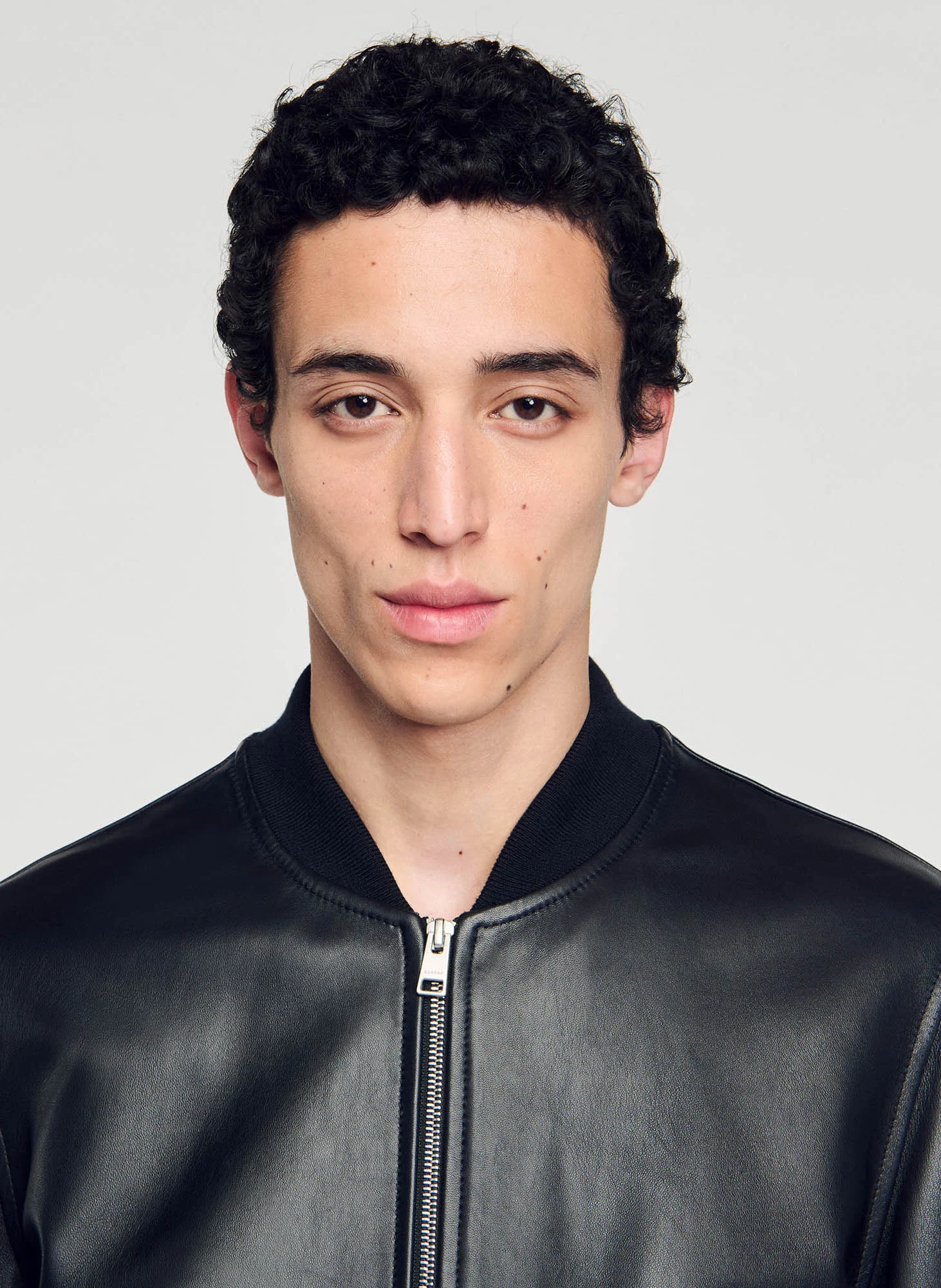 Blouson droit en cuir | Noir