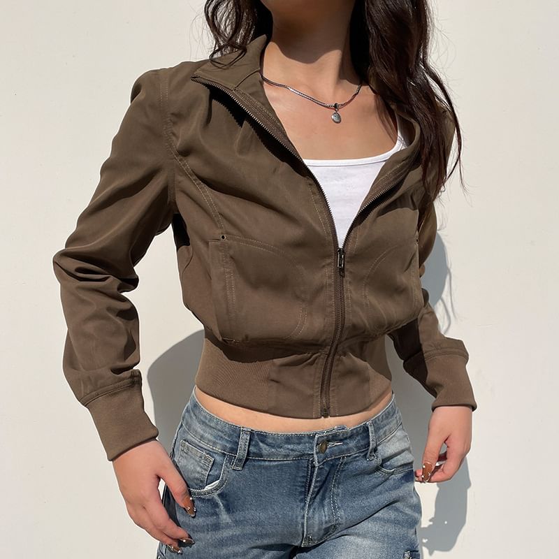 BrickBlack - Hoge kraag, effen cropped jack met rits