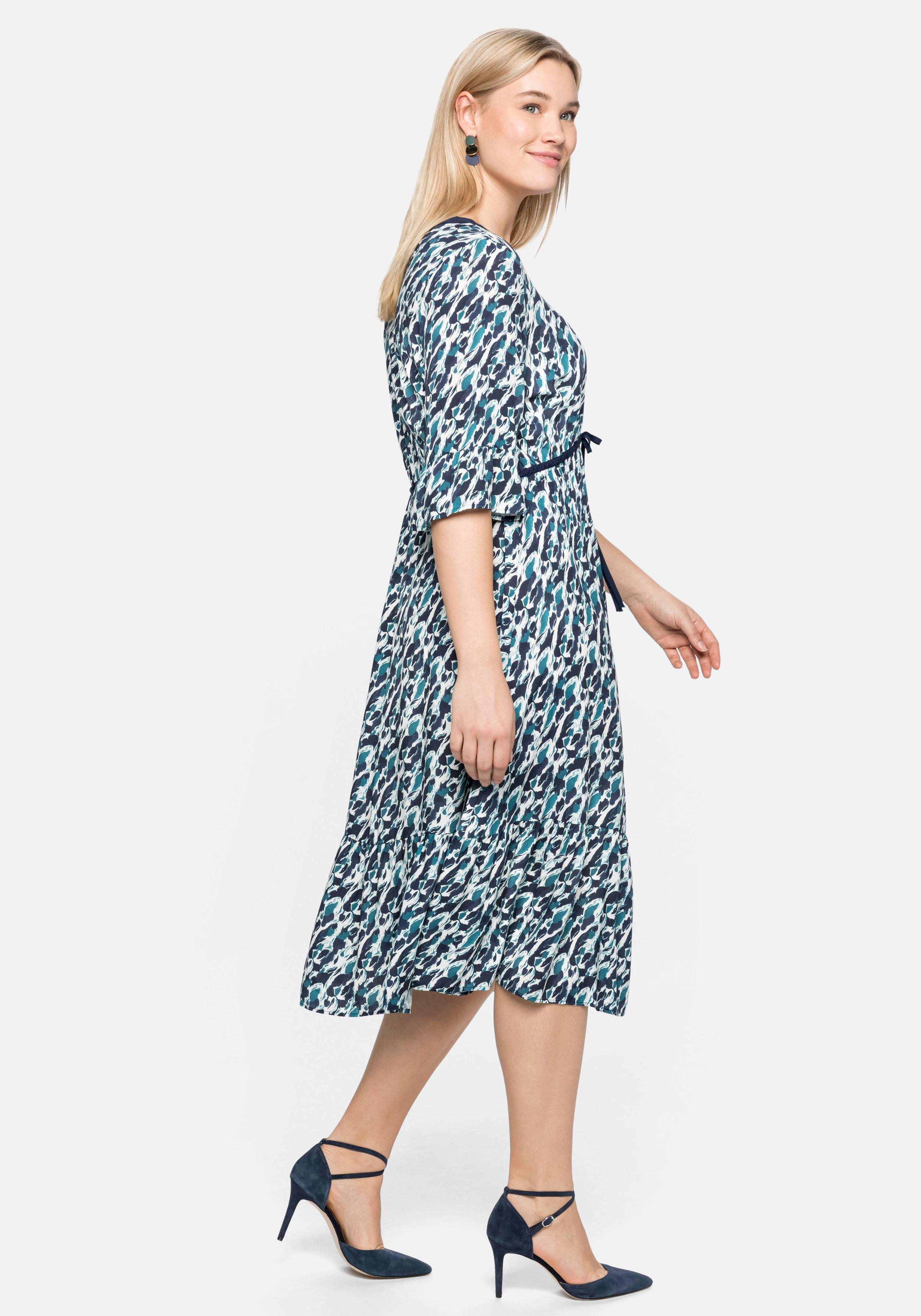 Kleid mit Alloverprint und Volantärmeln