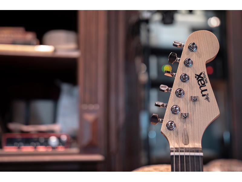 MAX E-Gitarre GigKit Rot E-Gitarre mit Zubehör