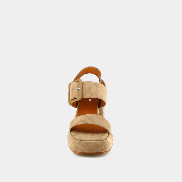 Sandales à bouts carrés et boucles  en croute beige