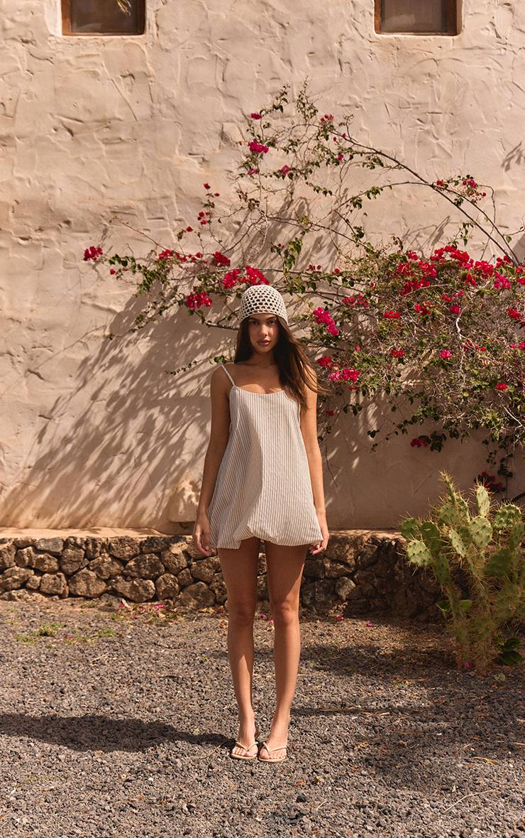 Crème Robe Bouffante À Rayures Et Bretelles