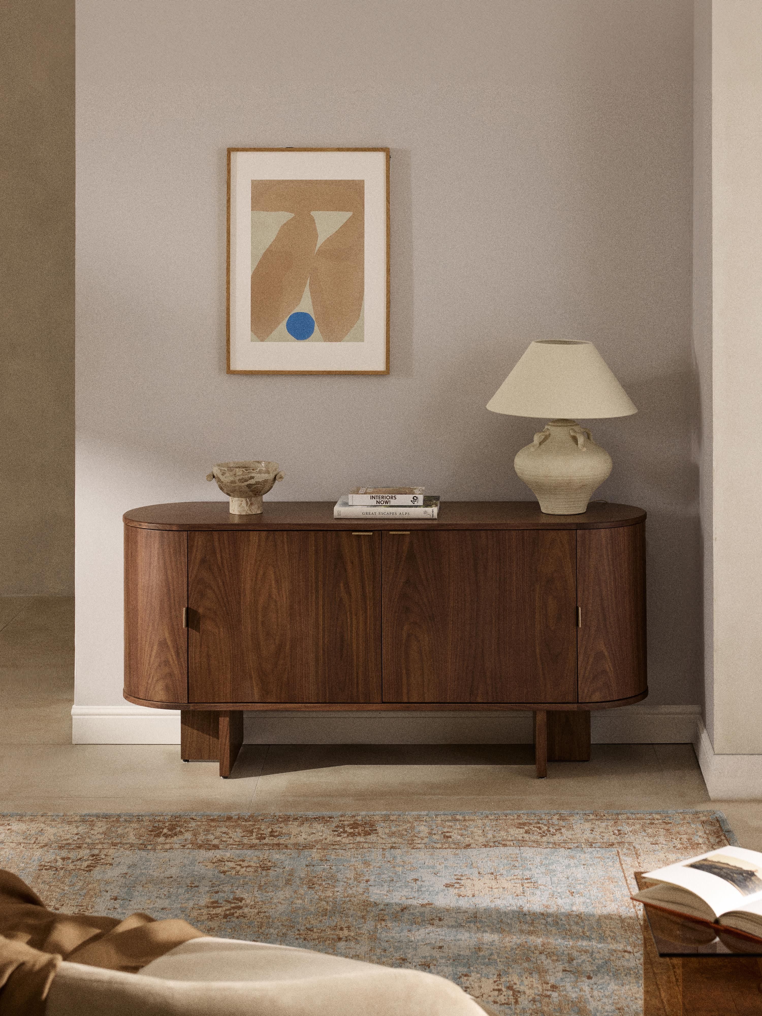 Houten dressoir Zumi met afgeronde hoeken
