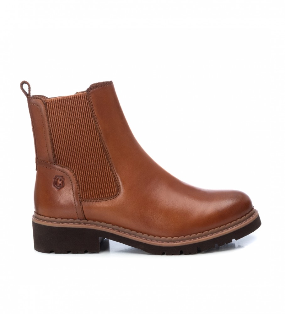 Botas de tornozelo Carmela em couro marrom, modelo 160046.