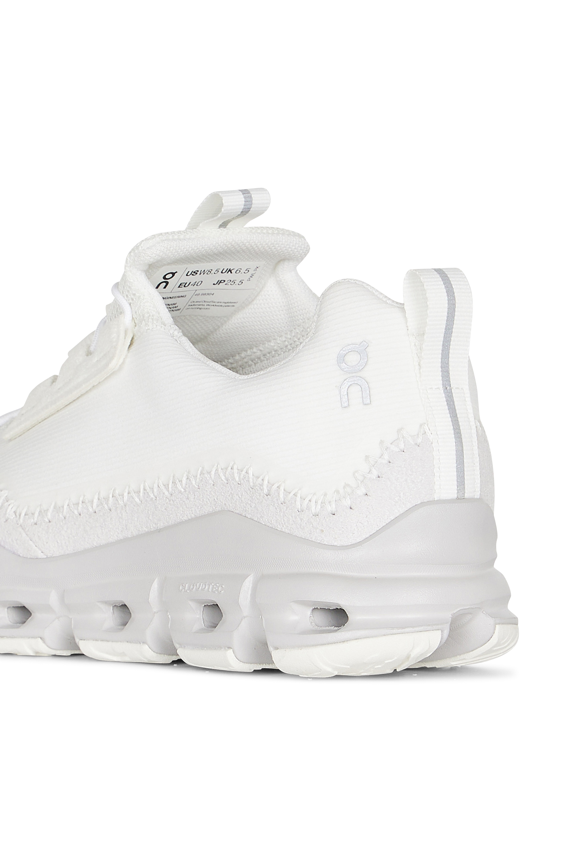 ON baskets basses Cloudaway Blanc