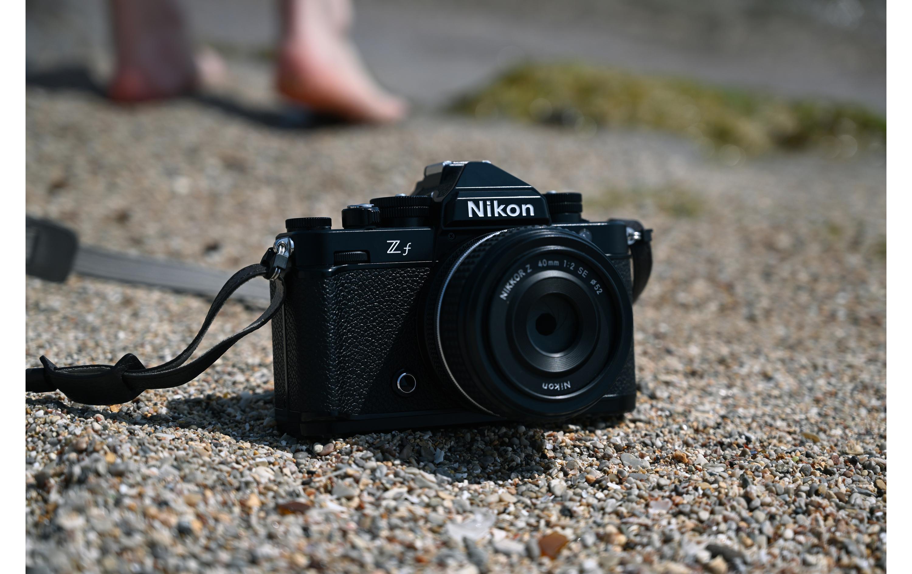 Fotokamera ZF 28 SE KIT NIKKOR Z 28mm F/2.8 SE<br>Spiegellose Vollformatkamera