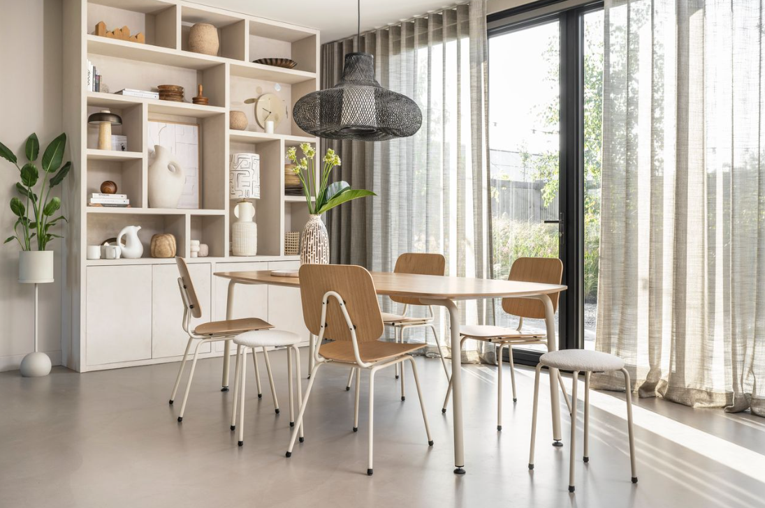 Dining 14 ZA Hout - Frame RAL1013 Pearl White + Eiken Fineer Naturel