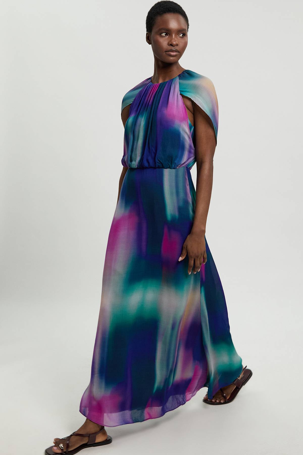 KarenMillen Robe Maxi En Georgette Crêpée À Imprimé Flou Et Cape