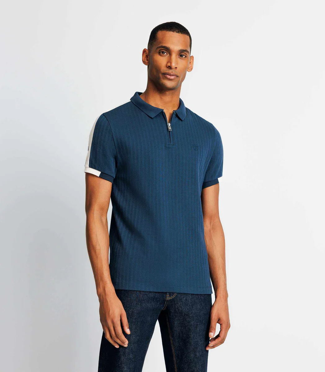 Polo gravé en coton marine