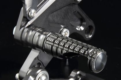 Commandes reculées Yoshimura réglables X-Tread