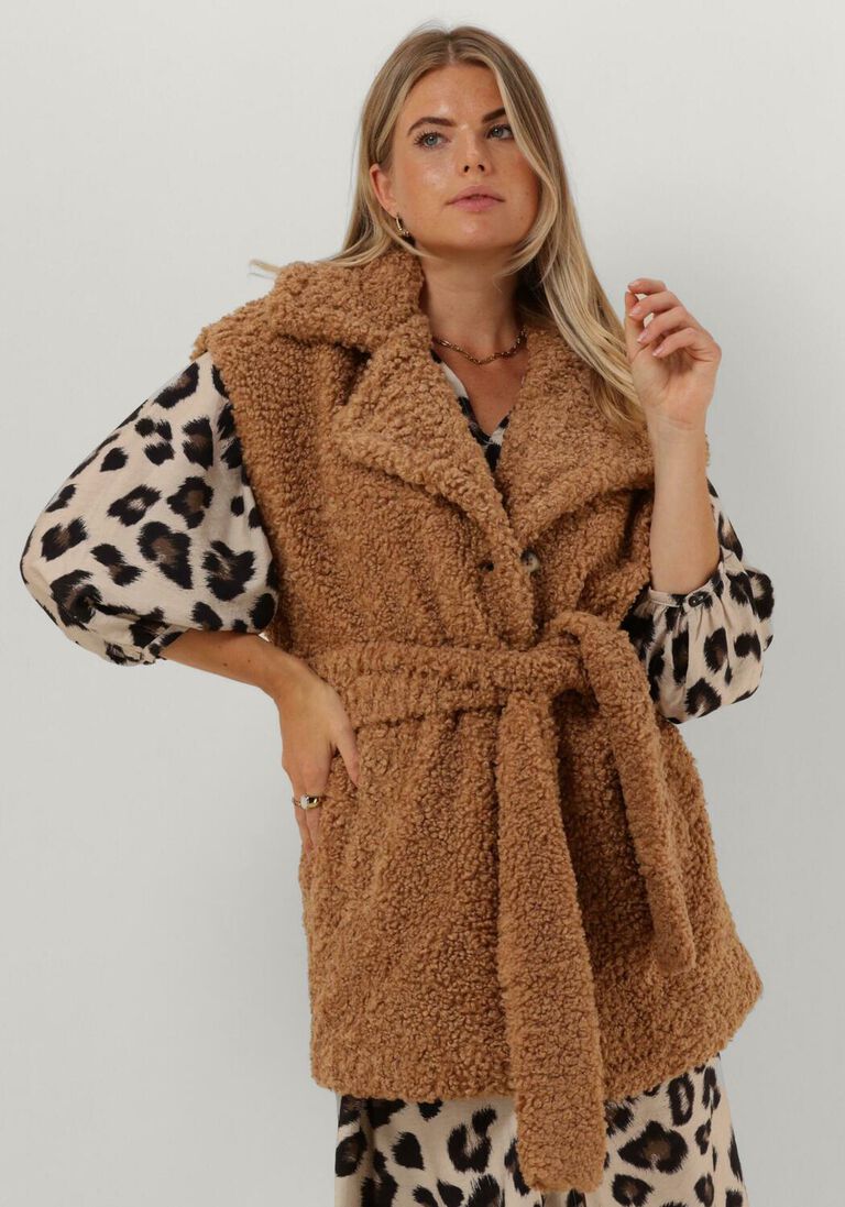 NOTRE-V cognac notre-v gilet belted teddy gilet