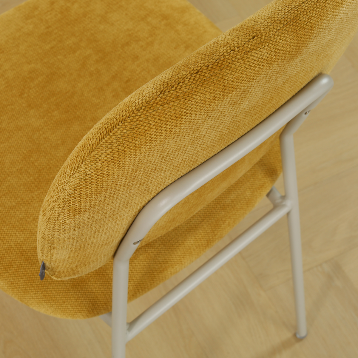 Eetkamerstoel Jasmijn warm oker  - grijsbeige onderstel
