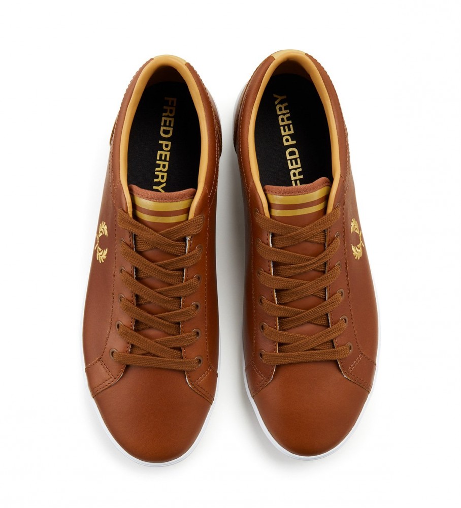 Tênis Fred Perry Baseline em couro marrom