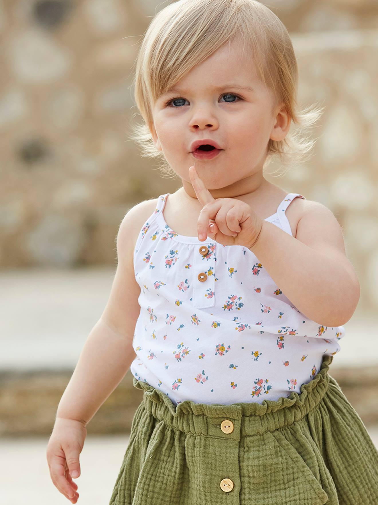 Camiseta sem mangas com listras finas e alças, para bebê, multicolorida