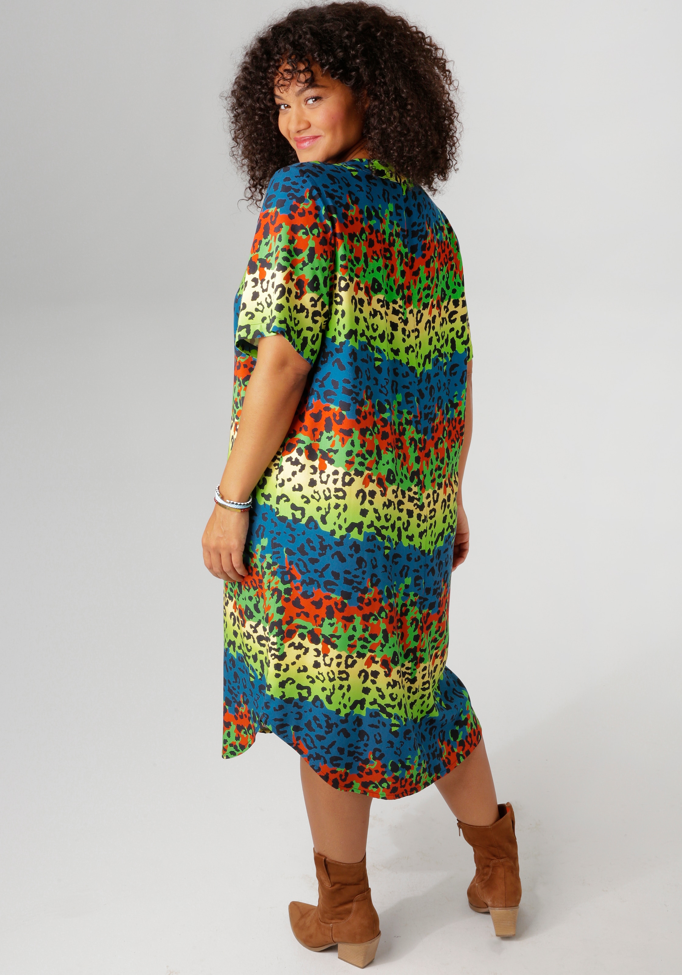 Aniston PLUS Blusenkleid mit farbenfrohem Animal-Print
