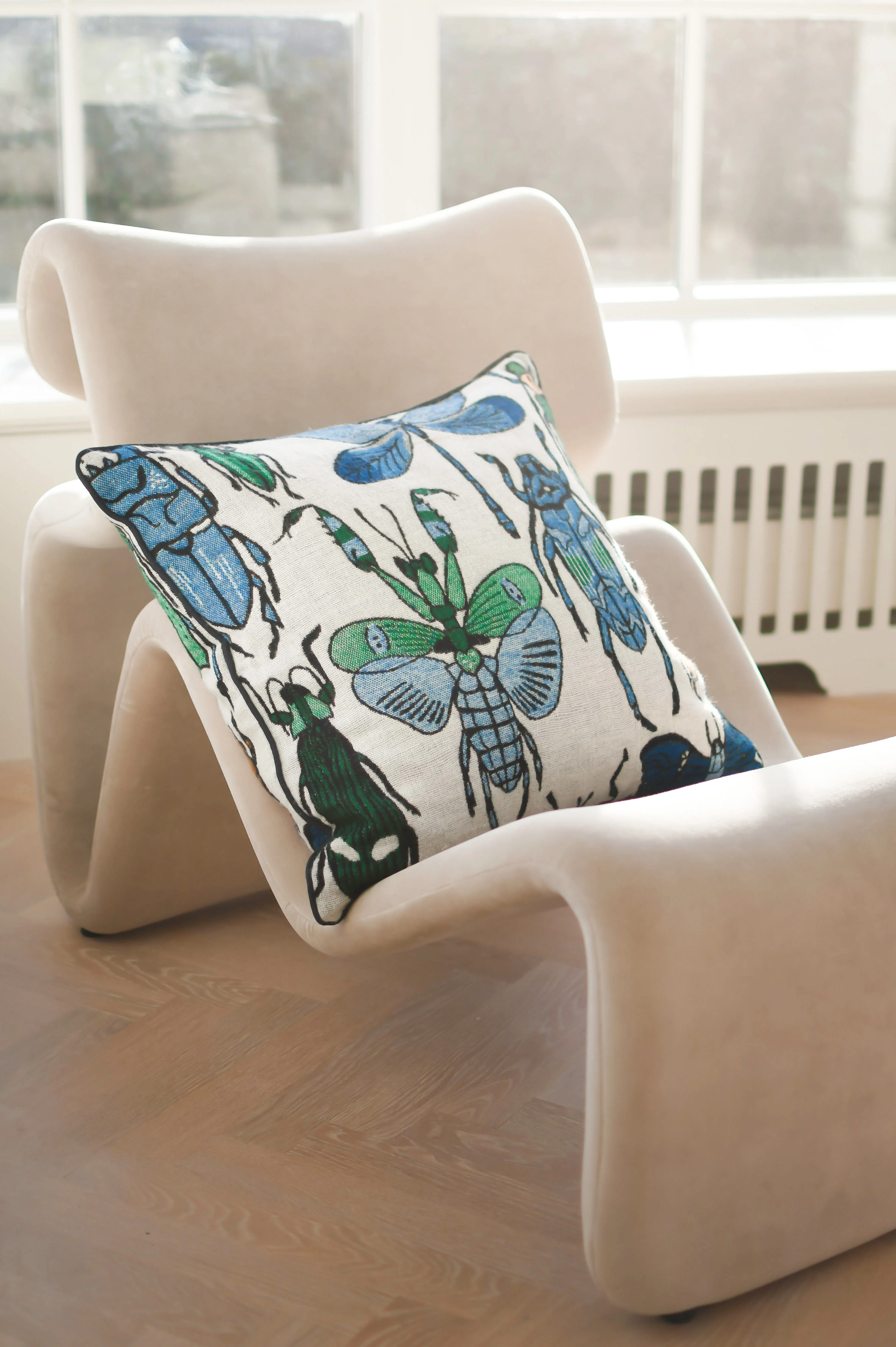 Bahne Interior  Butterfly & Bee pude m/fyld - 50x50 cm.
