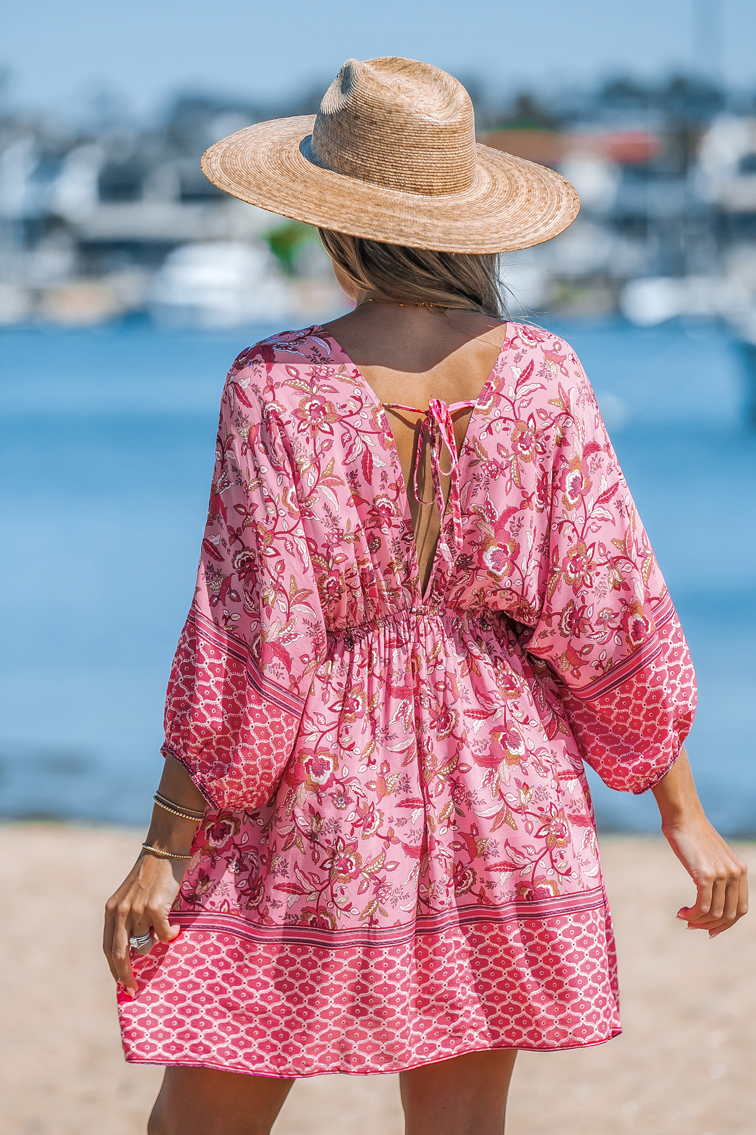 Robe mini à nouer dans le dos et imprimé floral paisley